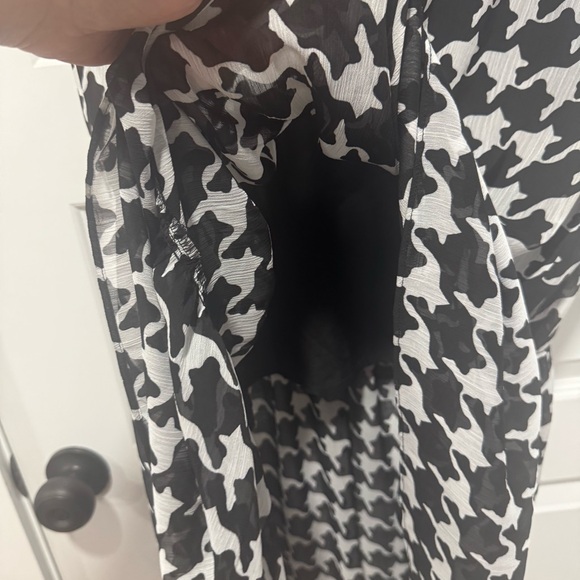 Kensie Black and White Midi Dress with Notched Collar - Picture 6 of 9